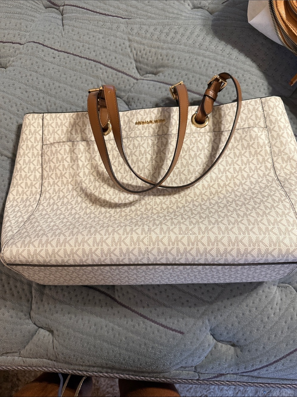 Michael Kors Signature Canvas Tote in Vanilla and Brown